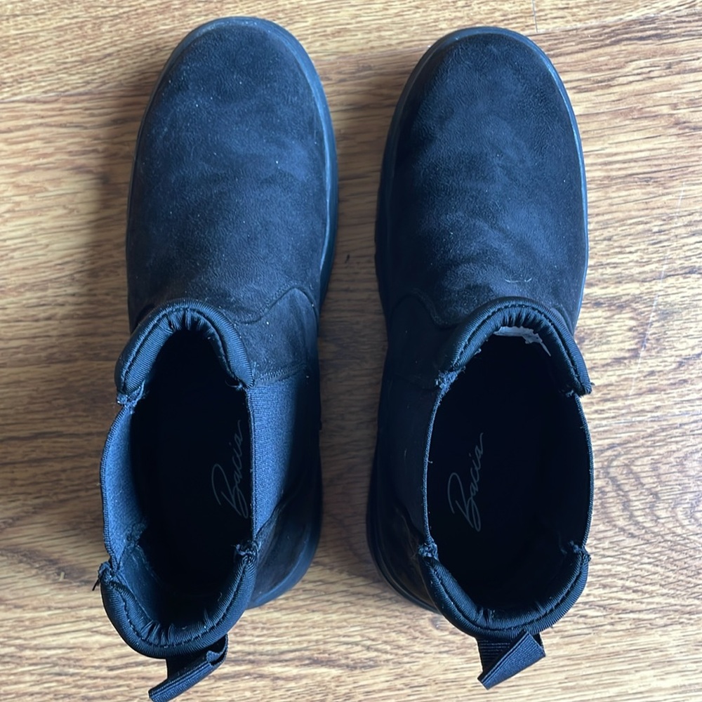 New Bacia Booties sz 8 - Picture 4 of 6